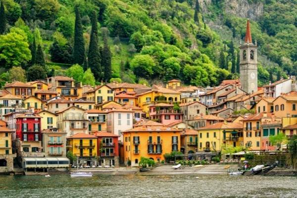 Escursioni private in barca sul Varenna italia